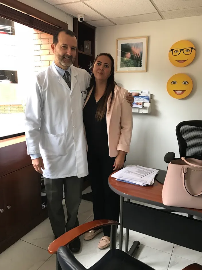 Doctor Gabriel Oliveros – Cirujano Oftalmólogo – Centro de Oftalmología