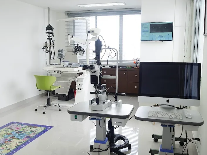 Dr Jorge Alberto Arcila Alzate – Oftalmólogo Pediatra.