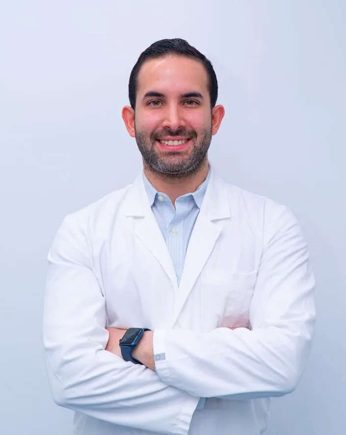 Dr. Melvin Gutiérrrez ⎮Oftalmólogo – Retinólogo