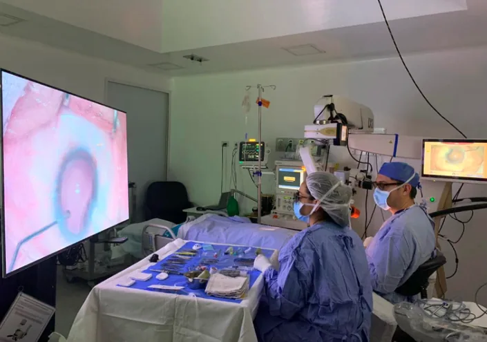 Dr. Santiago Martínez – Médico Oftalmólogo