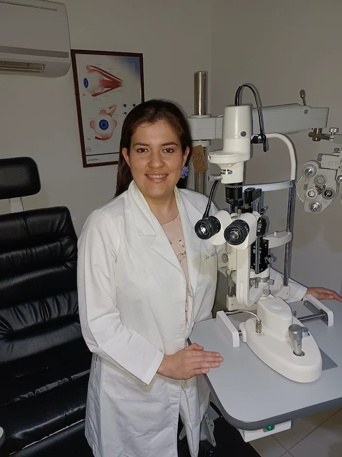 Dra. Natalia Gonzalez – Médico Oftalmóloga Supraespecialista en Glaucoma